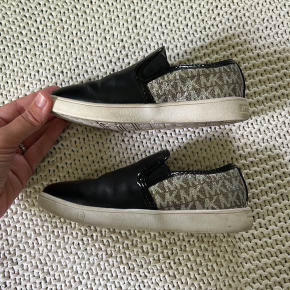 Michael Kors Slip On Loafers Black Toddler Girls Size 11 - Picture 2 of 7